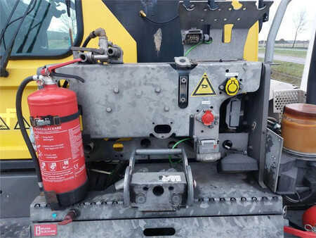 Terminálový traktor  Terberg RT323 4x4 (12)