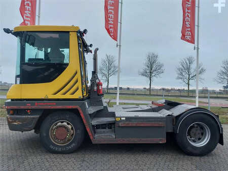 Terminálový traktor  Terberg RT323 4x4 (4)