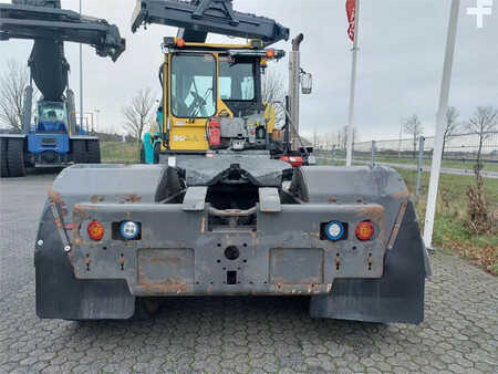 Terminálový traktor  Terberg RT323 4x4 (5)