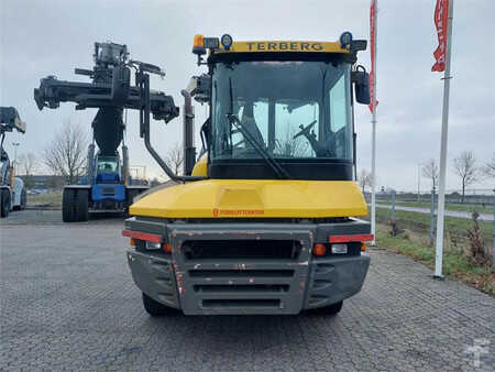 Terminálový traktor  Terberg RT323 4x4 (8)