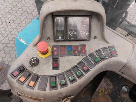 Dieseltruck  SMV Konecranes SMV SL12-600A (11)