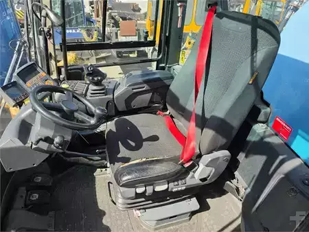 Reachstacker 2019  Kalmar DRG450-60S5X (17)