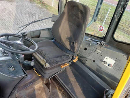 Terminálový traktor  Terberg RT282 4x4 (12)