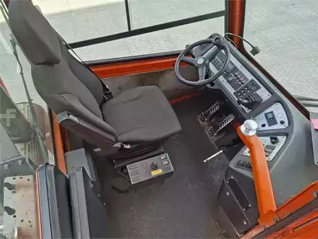 terminal traktor 2013  Terberg YT182 (12)
