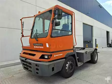 terminal traktor 2013  Terberg YT182 (2)