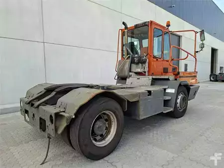 terminal traktor 2013  Terberg YT182 (6)