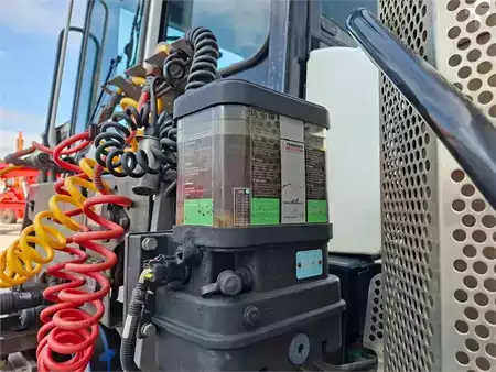 Trator de terminal  Terberg RT283 4x4 (10)