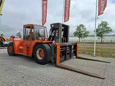 Diesel gaffeltruck  Kalmar DCB32 RoRo (3)