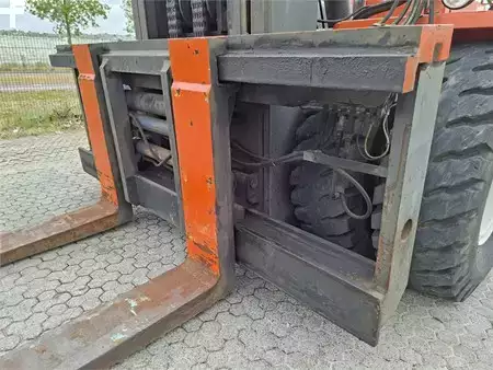 Diesel gaffeltruck  Kalmar DCB32 RoRo (9)