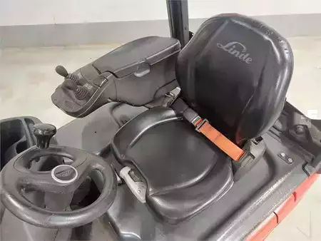 Elektro čtyřkolový VZV 2019  Linde E15-02 (11)