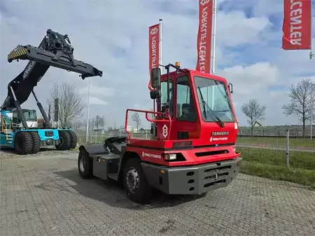 Tractor Industrial  Terberg YT222 (1)