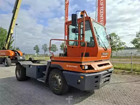 Trator de terminal 2013  Terberg YT182 (1)