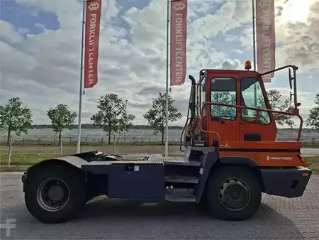 Trator de terminal 2013  Terberg YT182 (2)