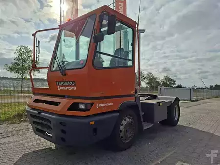 Trator de terminal 2013  Terberg YT182 (5)