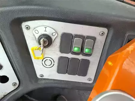 terminal traktor 2013  Terberg YT182 (12)