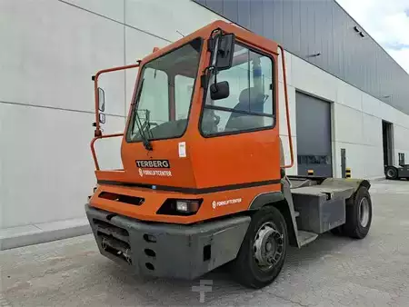 terminal traktor 2013  Terberg YT182 (2)