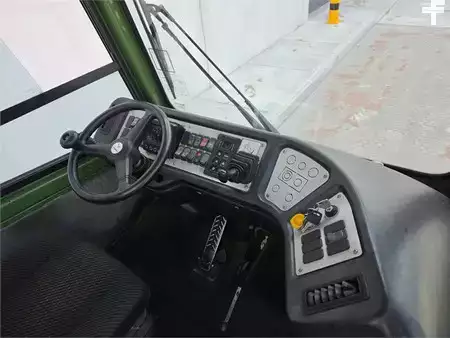 terminal traktor 2017  Terberg YT222 (11)
