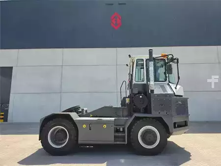 Trattori per terminali 2025  MAFI HD445 4x4 (3)
