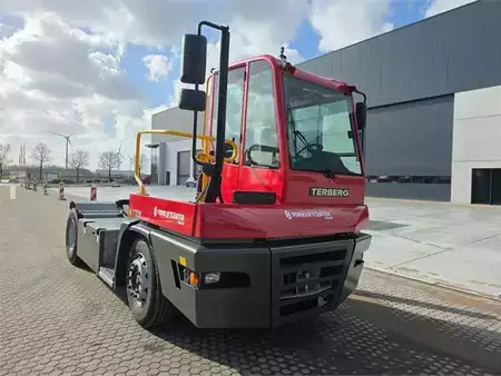 Tractor Industrial  Terberg YT223 (1)