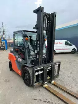 Diesel gaffeltruck 2015  Toyota 40-8FD40N (5)