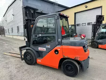 Diesel gaffeltruck 2015  Toyota 40-8FD40N (7)