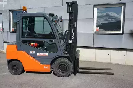 Diesel truck 2017  Toyota 02-8FDF25 (8)