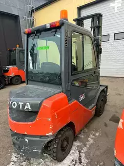 Dieselový VZV 2017  Toyota 02-8FDF25 (2)