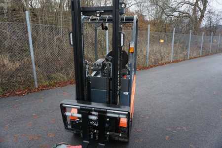 Elektromos 3 kerekű 2019  Toyota 7FBEST13 (12)