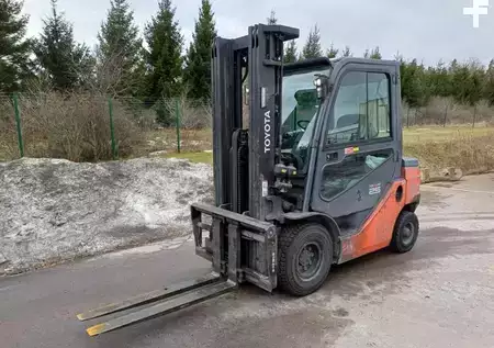 Dieselový VZV 2023  Toyota 52-8FDF25 (1)