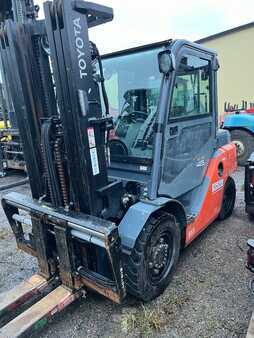 Dieselstapler 2017  Toyota 40-8FD40N (1)