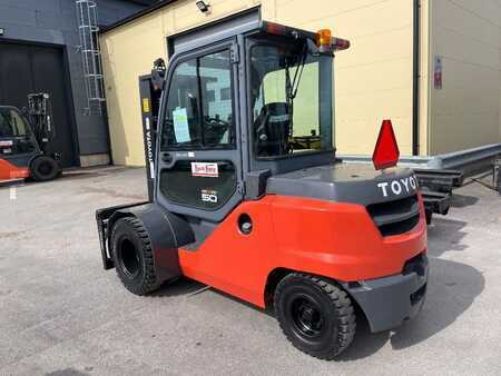 Dieselstapler 2015  Toyota 40-8FD45N (3)
