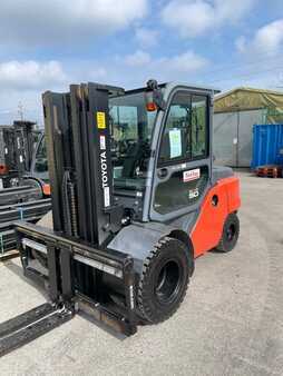 Dieselstapler 2015  Toyota 40-8FD45N (4)