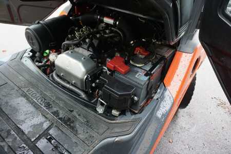 Dieselstapler 2015  Toyota 40-8FD40N (8)