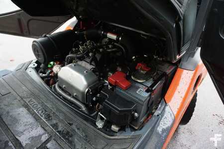 Dieselstapler 2015  Toyota 40-8FD40N (9)