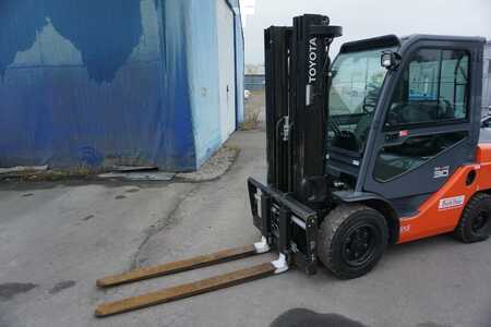 Dízel targoncák 2015  Toyota 52-8FDF30 (4)