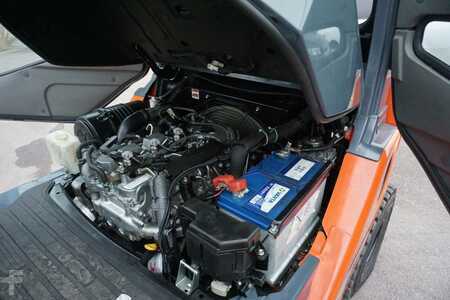 Dízel targoncák 2015  Toyota 52-8FDF30 (7)