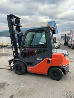Dízel targoncák 2019  Toyota 02-8FDF25 (1)