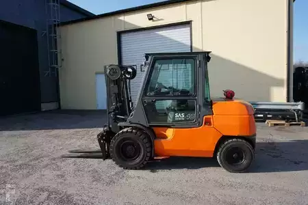 Dieseltruck 2014  Toyota 42-7FD40 (2)