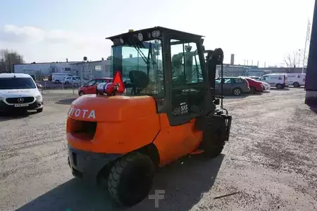 Dieseltruck 2014  Toyota 42-7FD40 (5)