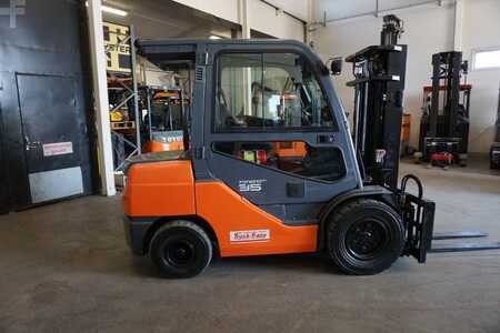 Dízel targoncák 2015  Toyota 06-8FDJ35F (5)