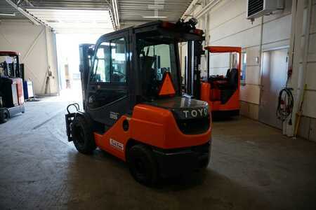 Dízel targoncák 2015  Toyota 06-8FDJ35F (8)