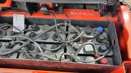 Porta-paletes elétrico 2011  Linde T16 (4)