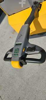 Stacker pedestre 2009  Atlet PSD 125 HH 1770 Bat Neu (7)