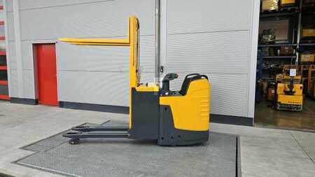 Stacker pedestre 2011  Jungheinrich ERD 220 (1)