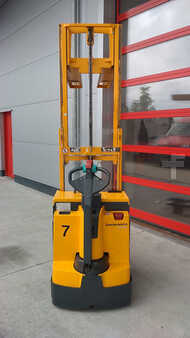 Stacker pedestre 2011  Jungheinrich EJD 220 (5)