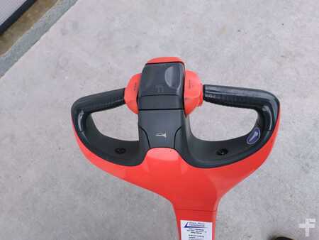 Stacker pedestre 2012  Linde L10 B (2)