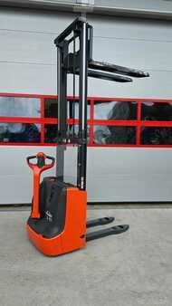 Stacker pedestre 2012  Linde L10 B (6)