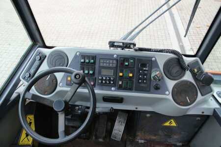 Terminálový traktor 2011  MAFI MT25 (4)