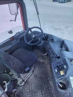 Terminál traktor - Kalmar T2I 4X2 (4)