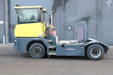 Terminaltraktor 2021  MOL RM255 4X4 (1)